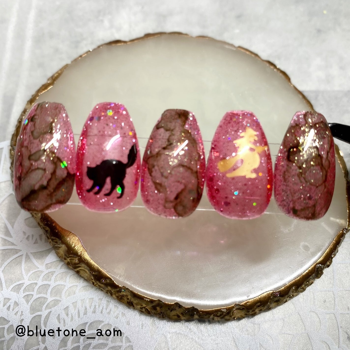 ⋆͛🦖⋆͛aomi on LIPS 「投稿時期を逃したハロウィンっぽネイルたち放出していきます!🎃🦇..」(5枚目)