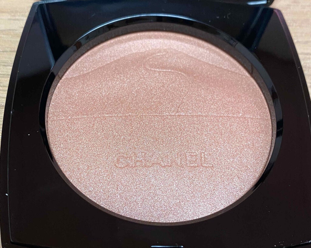 エクラ ドゥ デゼール/CHANEL/プレストパウダーを使ったクチコミ(2枚目)