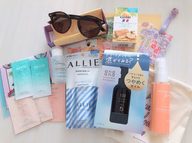 💐My Little Box 4月💐
Saveurs de Provence

今月はコントワー・デ・コトニエとのコラボBOXです✨

⭐️ALLIE⭐️
ニュアンスチェンジUVジェル　CL
全身に使え