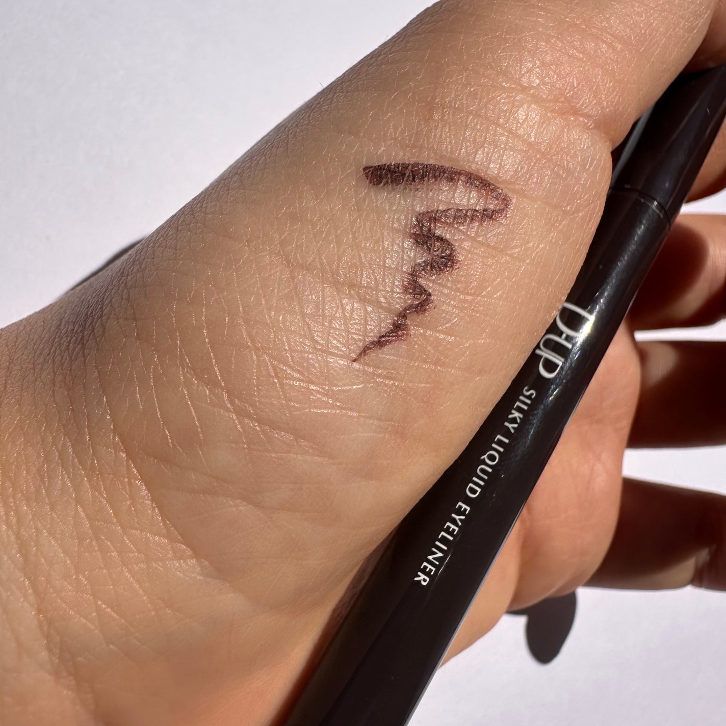 シルキーリキッドアイライナーWP/D-UP/リキッドアイライナーを使ったクチコミ(1枚目)