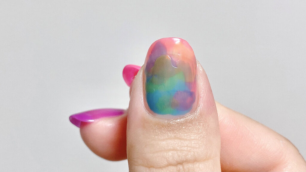 DAISO
Somptueux　ソンプチューネイルポリッシュ

自分、可愛いと思います！
ソンプチューの…
01.03.07…？かな？
3色のはずです！(うろ覚えだ)
敢えてトップ塗ってないのでポコポコしてる。

#セルフネイル #ダイソー