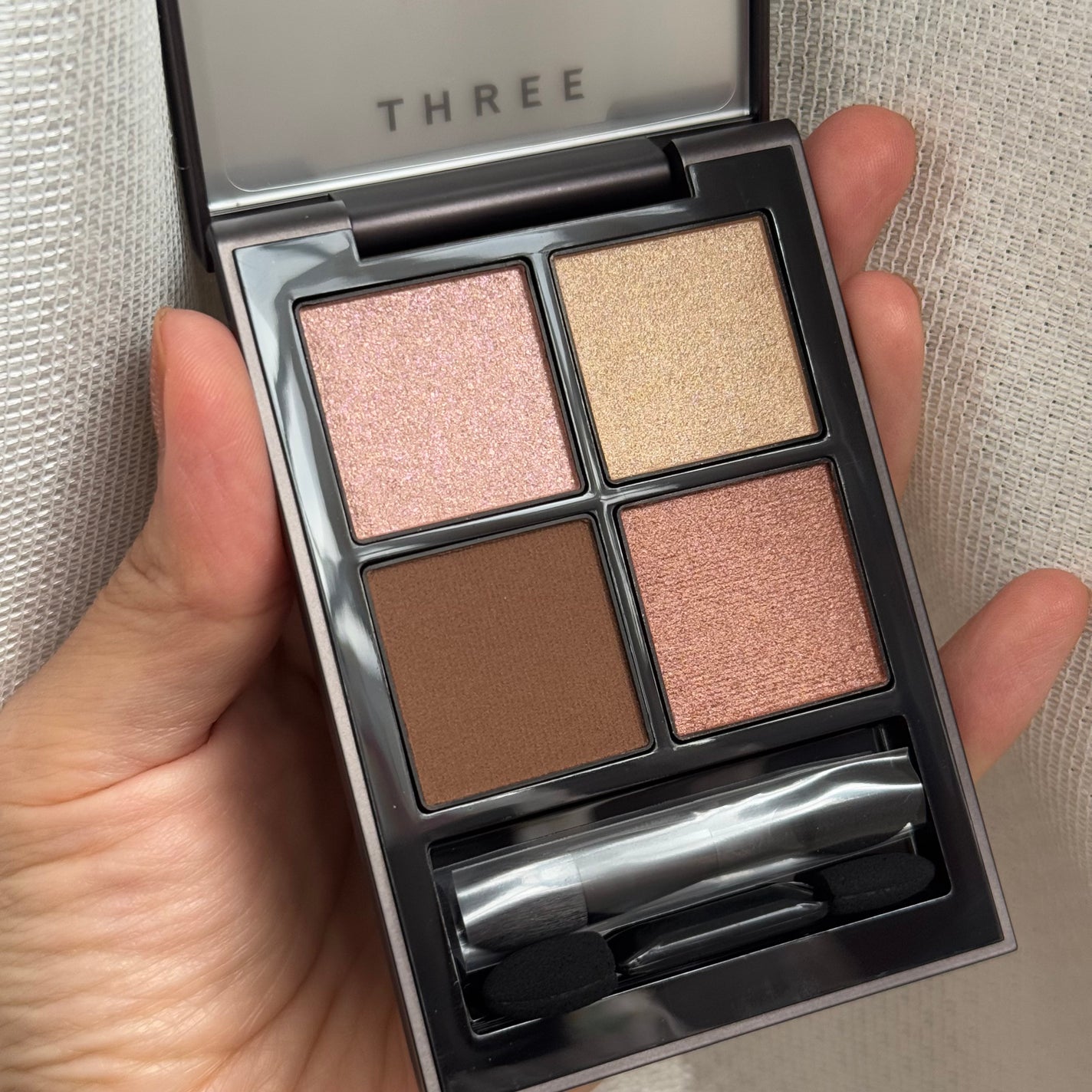 THREE スターゲージング アイシャドウクアッド/THREE/アイシャドウパレットを使ったクチコミ(3枚目)