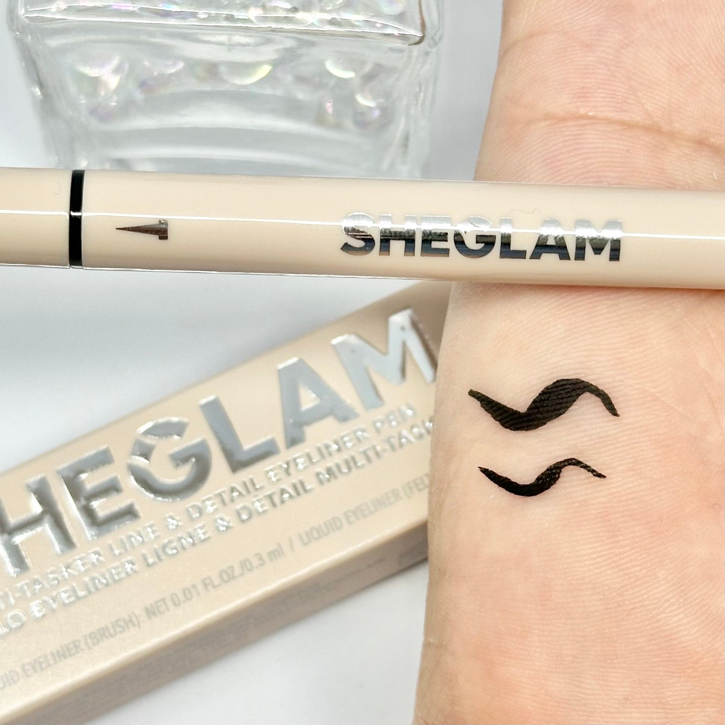 マルチタスカーライン & ディテールアイライナーペン/SHEGLAM/リキッドアイライナーを使ったクチコミ(4枚目)