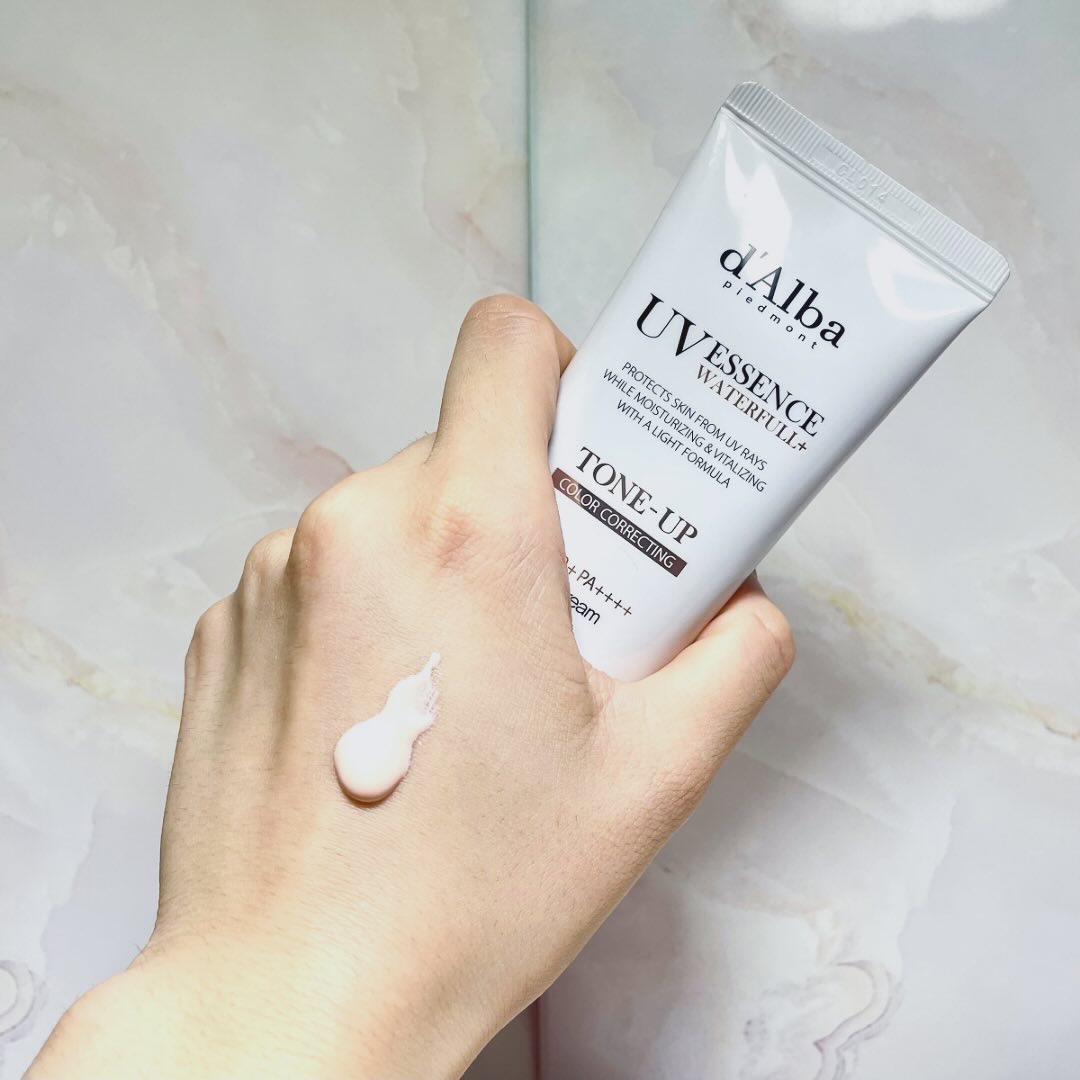 ウォータフルトーンアップサンクリーム/ダルバ/日焼け止めクリームを使ったクチコミ（3枚目）