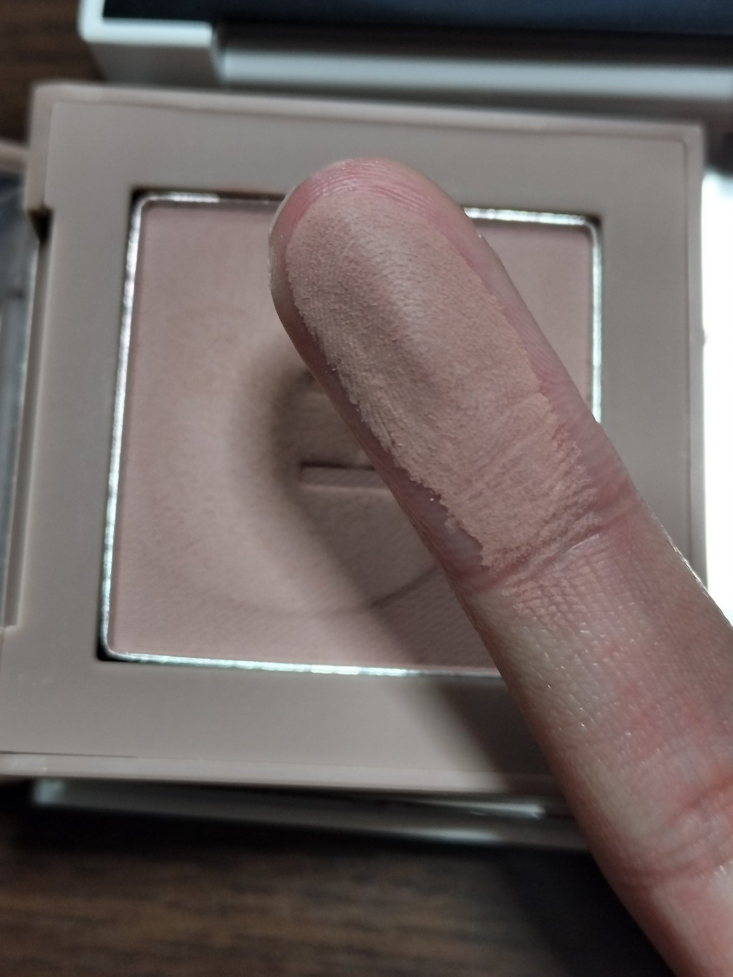 ニューデップスアイシャドウ/hince/単色アイシャドウを使ったクチコミ(2枚目)