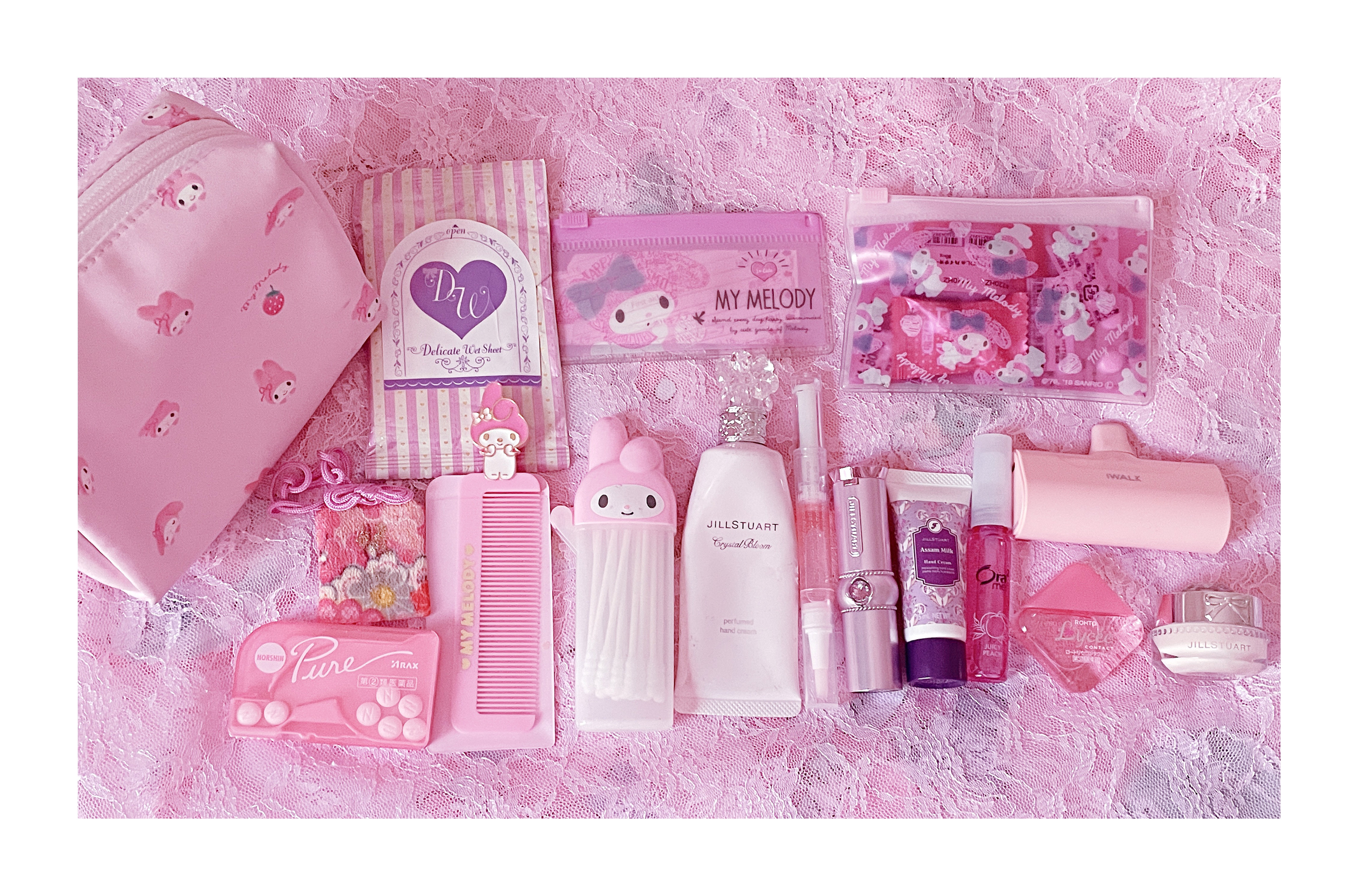 🎀 私の持ち歩いているポーチの中身 🎀


ソフィソフィ デリケートウェットシート 無香料

暑いこの時期これがないと生きれません！！！
蒸れが気になる方に是非ともおすすめしたいです。
めちゃくちゃスッキリします！



JILL ST