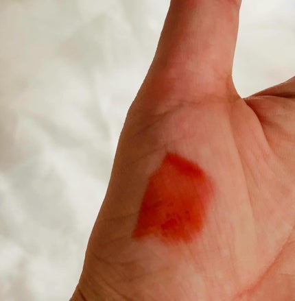 ハニーラスター r/ROAlív/リップグロスを使ったクチコミ(3枚目)