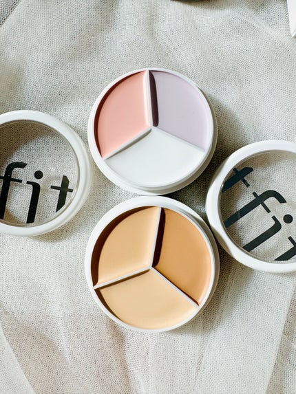 chia♥ on LIPS 「˗ˋ𝐓𝐅𝐈𝐓バズりコンシーラー新色ˊ˗カバーアッププロコンシー..」(4枚目)