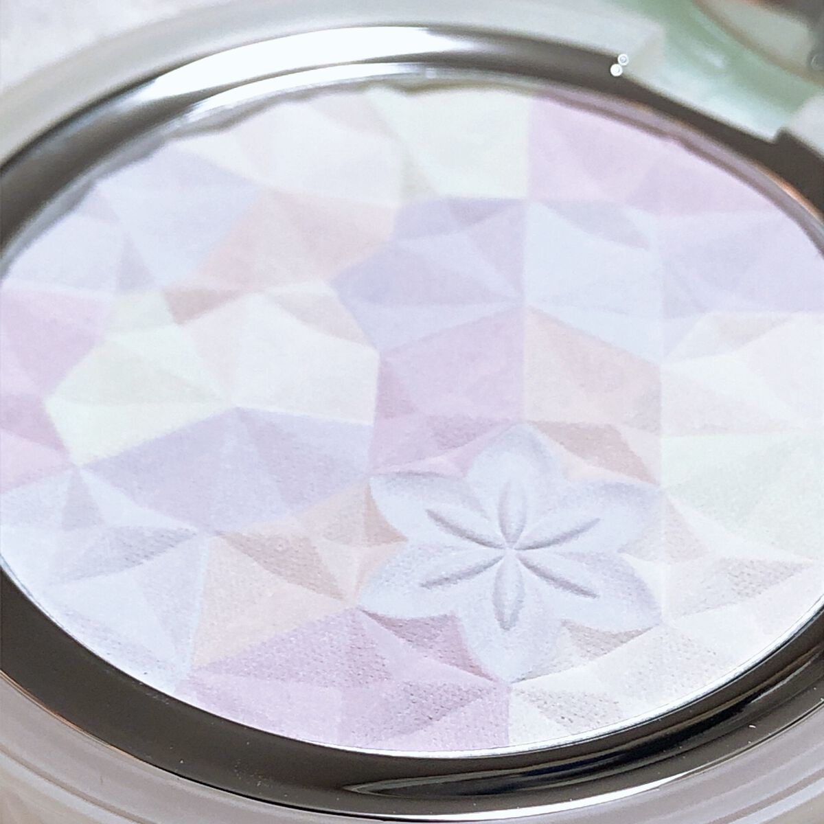 ＡＱ　オーラ リフレクター/DECORTÉ/プレストパウダーを使ったクチコミ（2枚目）