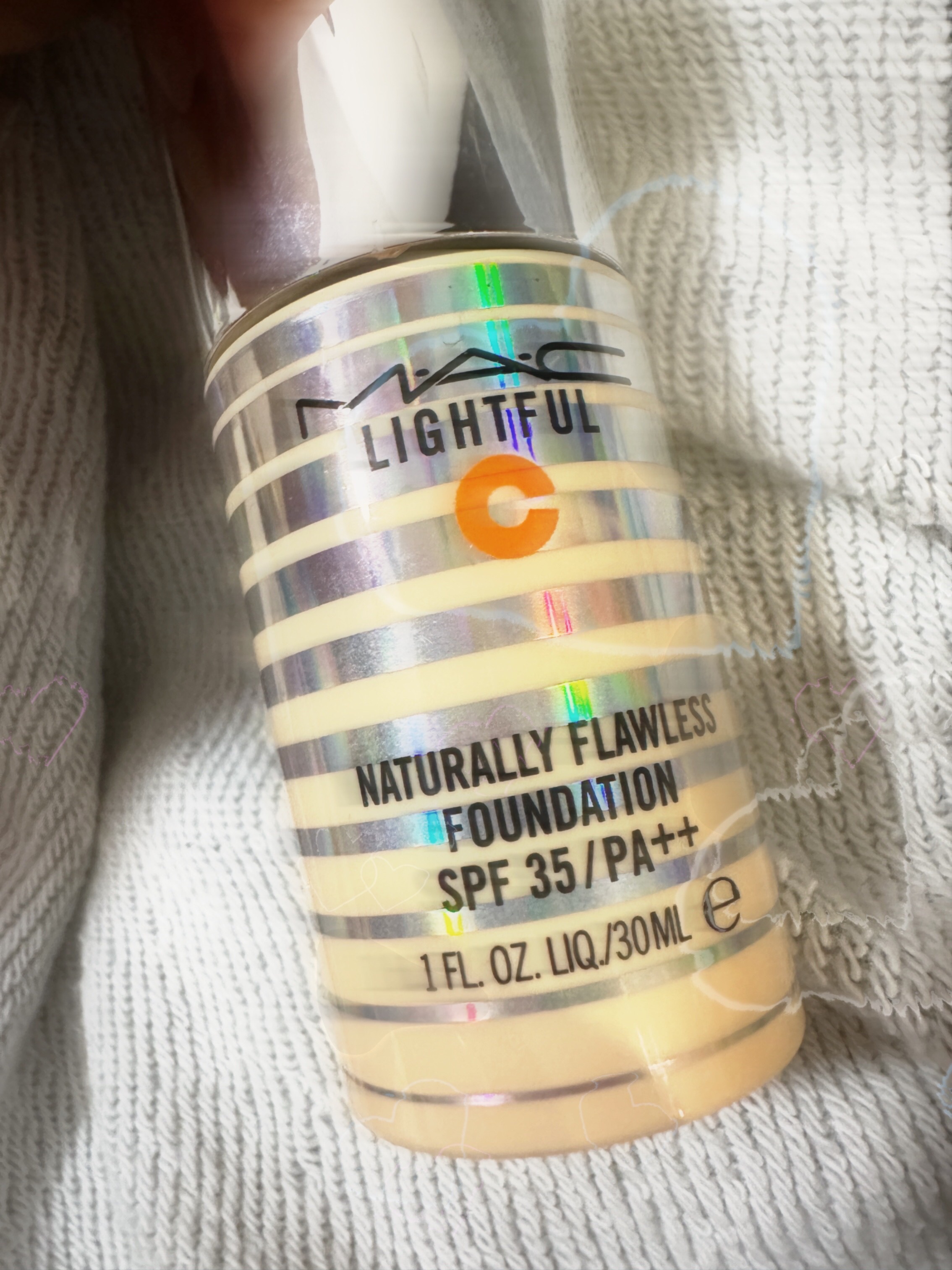 ライトフル C+ ナチュラリー フローレス SPF 35 ファンデーション/M・A・C/リキッドファンデーションを使ったクチコミ（1枚目）