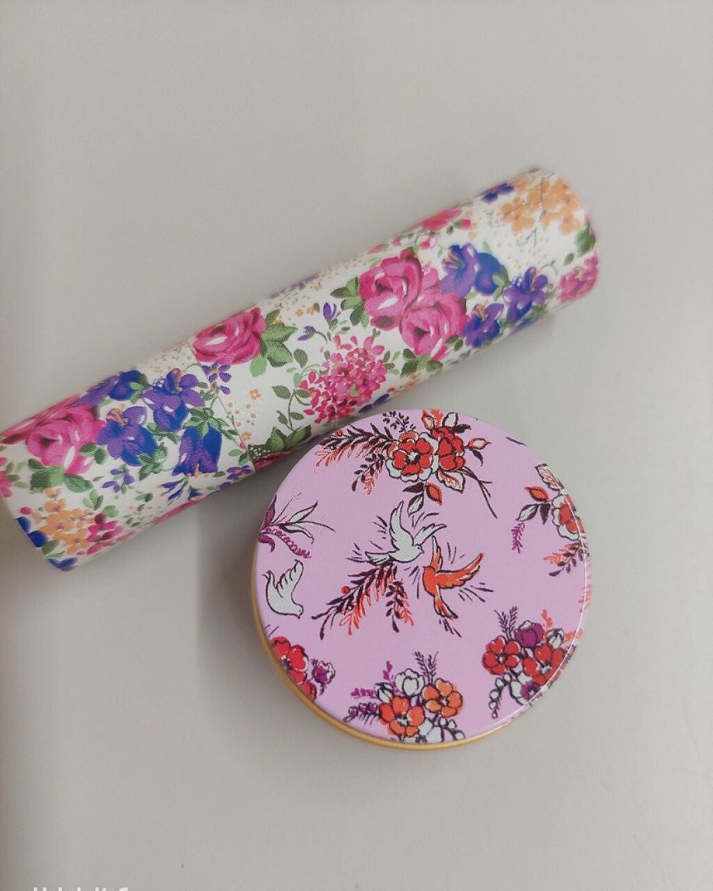 事務のゆきちゃん2 on LIPS 「PAUL&JOE アドベントに入ってたいたどちらにもラメ入りで..」(3枚目)