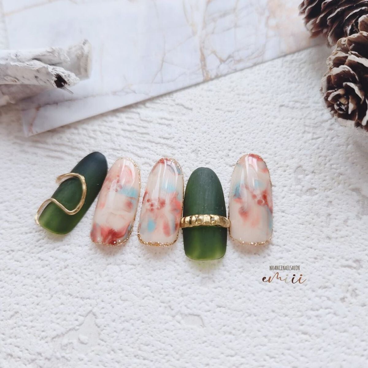 e_nails//フォロバ◎//ネイルとコスメ好きママ on LIPS 「@nailkoubou様のドロップジェルでアート🎨*⋆꒰ঌ┈┈..」(2枚目)