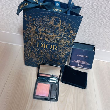 大好きなDior♡
会員のランク上がったので誕生日ギフトが楽しみ♡

チークを買いました！
ラメがとっても綺麗でこれ使ったら
ハイライトいらなさそう🥺💓

さすがDior、最高、、、大好き💓

#ディオ