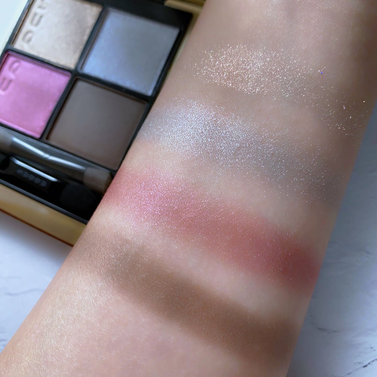 シグニチャー カラー アイズ/SUQQU/アイシャドウパレットを使ったクチコミ(3枚目)