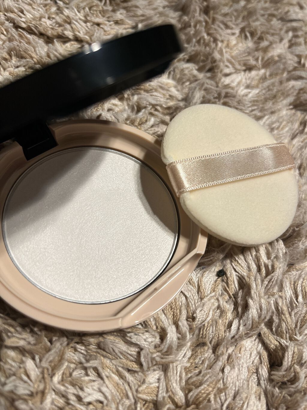 リシェ フォギーグロウ フィルター 00 ホワイト/Visée/ルースパウダーを使ったクチコミ（2枚目）