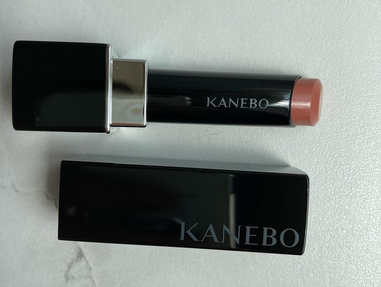 ルージュスターヴァイブラント/KANEBO/口紅を使ったクチコミ（3枚目）