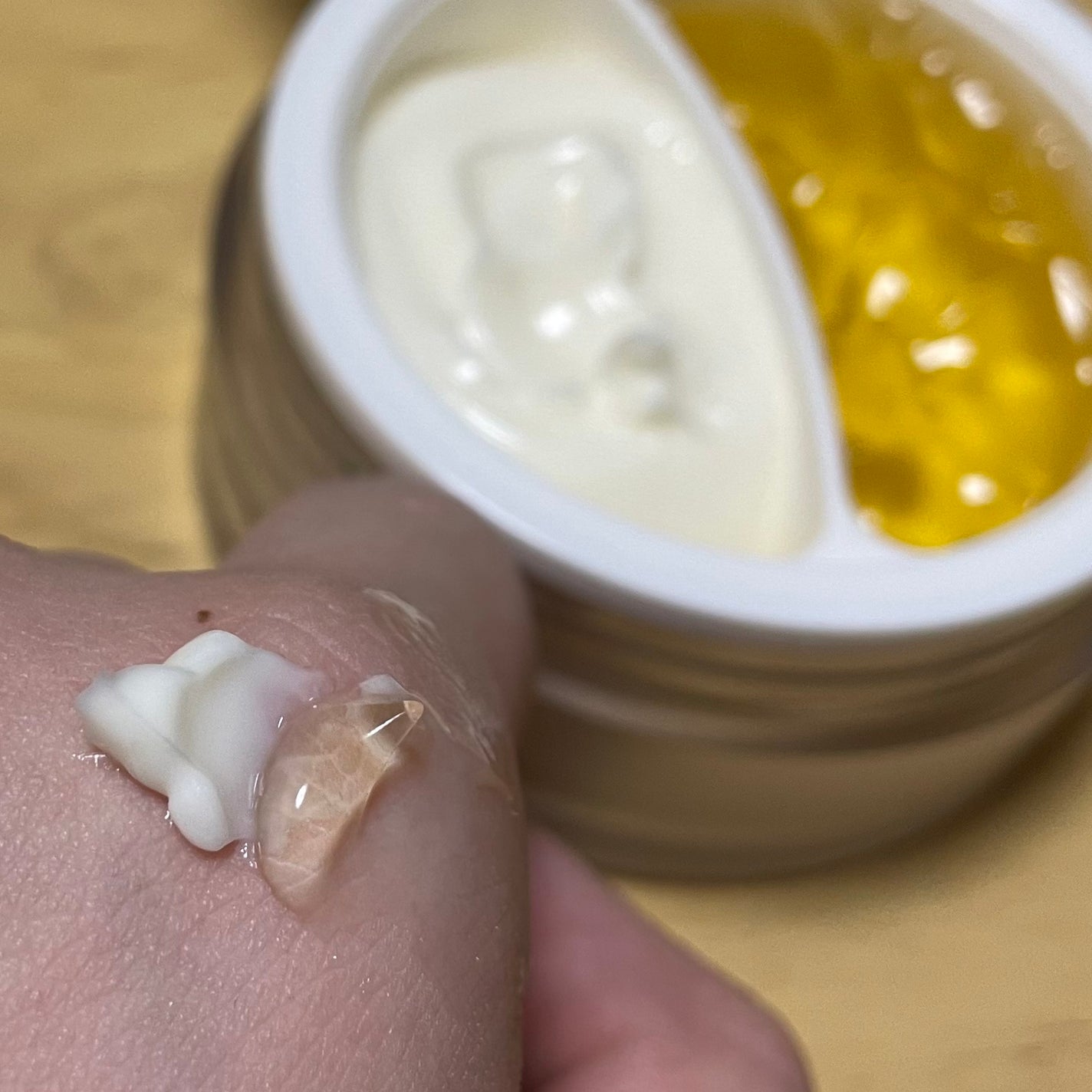 ホワイトトリュフダブルセラムアンドクリーム/ダルバ/フェイスクリームを使ったクチコミ(4枚目)