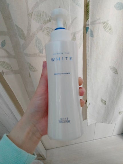 かな on LIPS 「コーセーモイスチュアマイルドホワイトエッセンスローションしわに..」(1枚目)