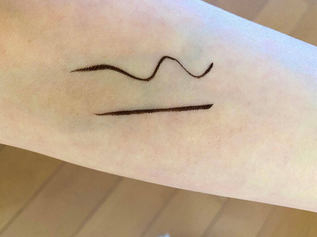 スキルレスライナー/LUMIURGLAS/リキッドアイライナーを使ったクチコミ(4枚目)