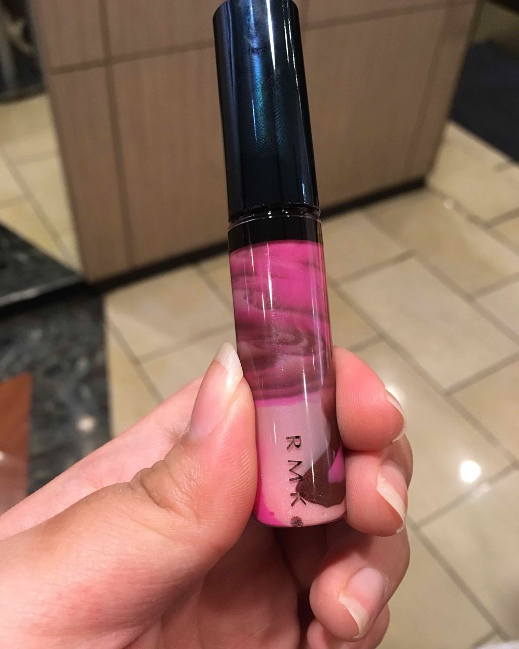 ミッドナイトフラワー リップグロス/RMK/リップグロスを使ったクチコミ(1枚目)