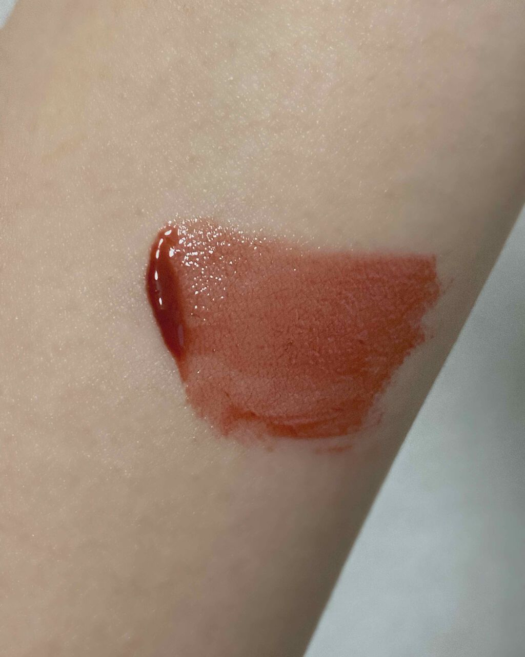 トーン ペタル エッセンス カラー バター/to/one/リップグロスを使ったクチコミ(2枚目)