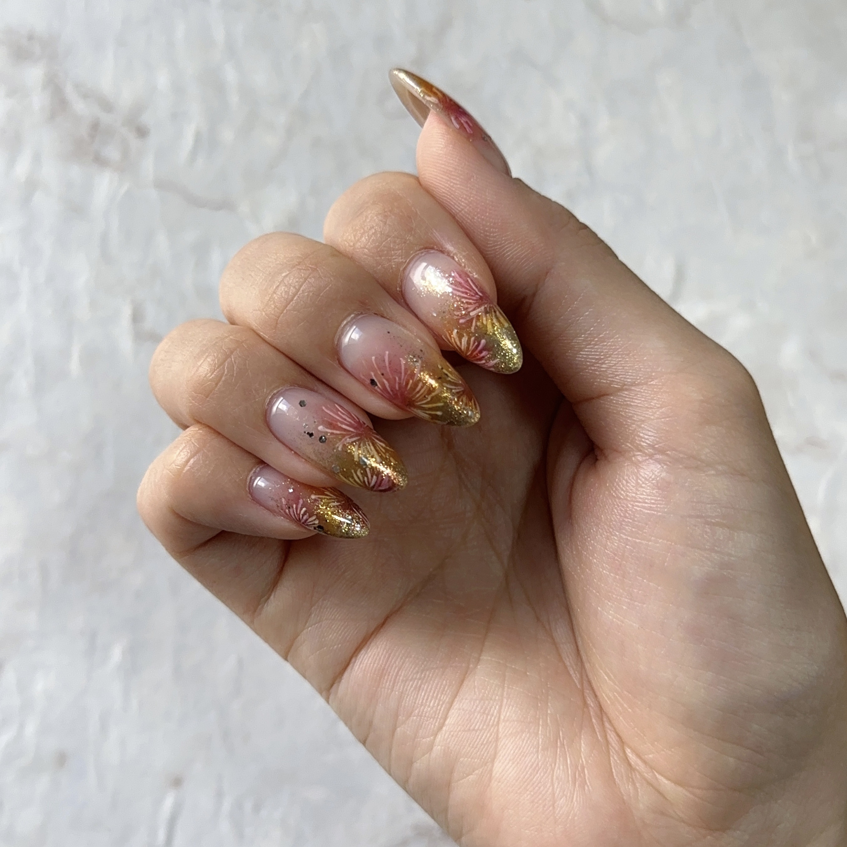 プリジェル プリムドールのクチコミ「⁡
今月の#ネイルチェンジ 💅
⁡
毎年恒例の#花火ネイル !
ピンク、イエロー、オレンジ、.....」（2枚目）