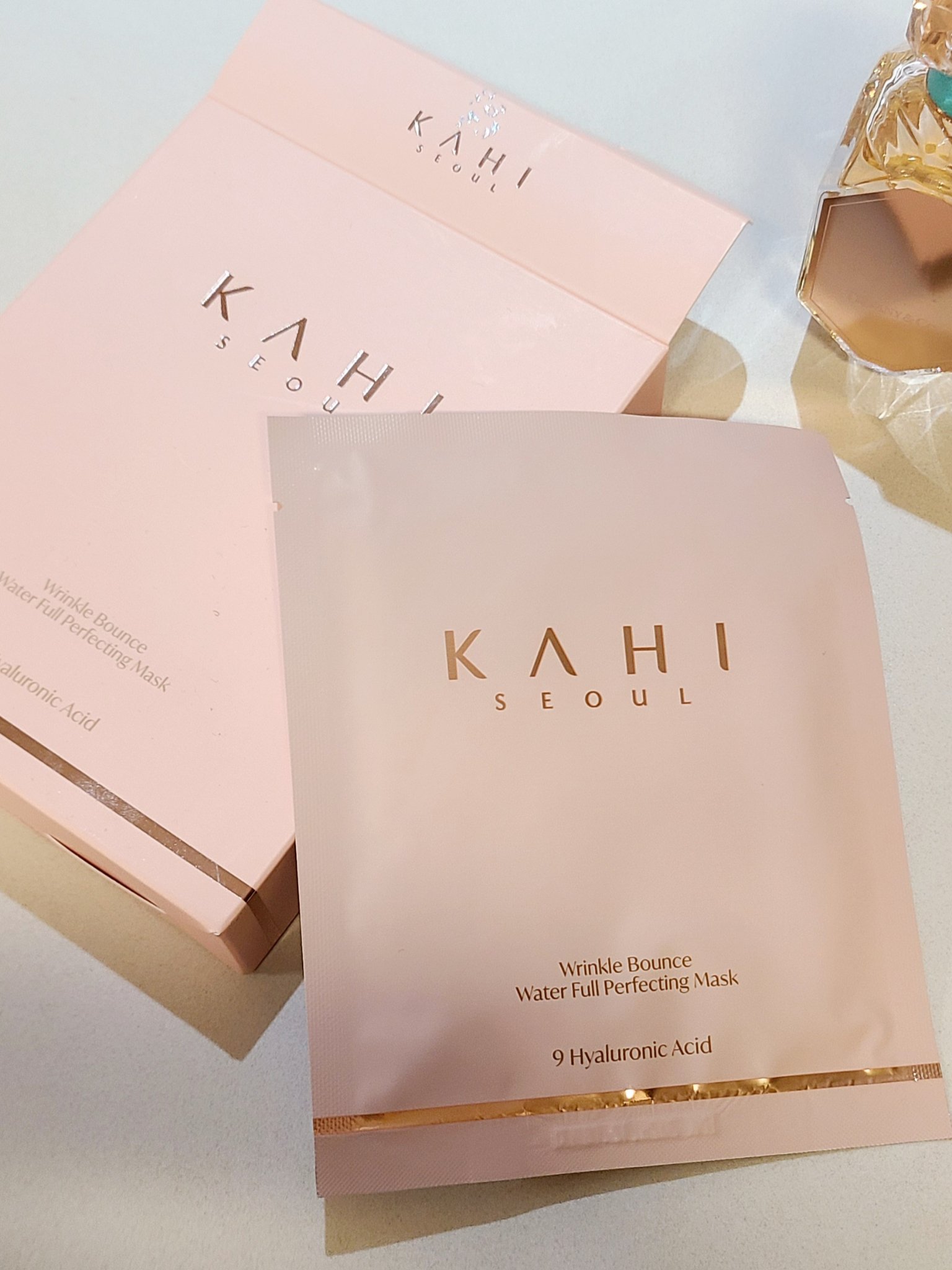 ねっとり♥️しっかり20分お肌にボーナス

KAHI
リンクルバウンス水分たっぷりパーフェクティングマスク

香り:無香（体感）
触感:ねっとり重い
使用後:ずっとねっとりが続く（気がする）

日焼け止めでは乾燥肌はどうにもなら無い中、入浴