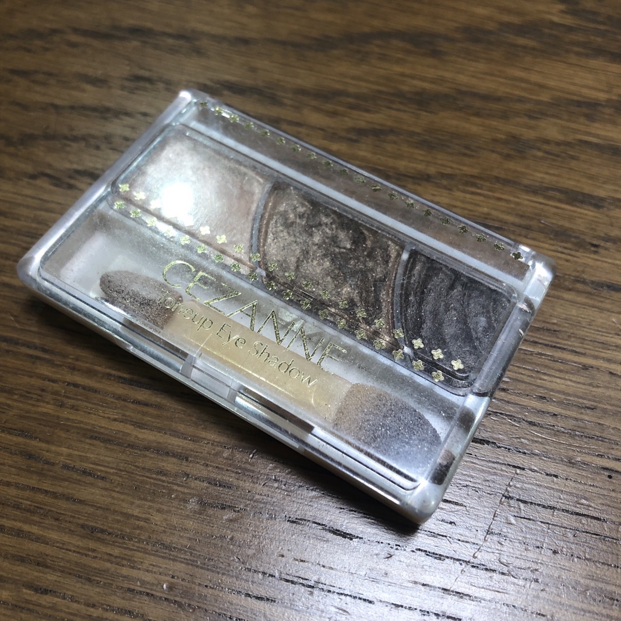 トーンアップアイシャドウ 01 ナチュラルブラウン/CEZANNE/アイシャドウパレットを使ったクチコミ（2枚目）