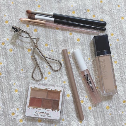 パーフェクトマルチアイズ/キャンメイク/アイシャドウパレットを使ったクチコミ(5枚目)