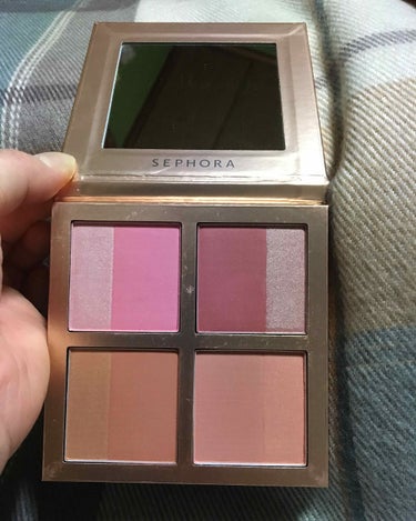 Winter Flush Blush Palette/SEPHORA/パウダーチークを使ったクチコミ（2枚目）