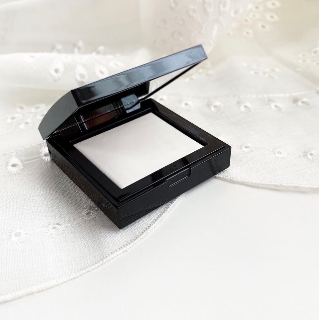 シークレット ブラーリング パウダー フォー アンダー アイズ/ローラ メルシエ/プレストパウダーを使ったクチコミ(2枚目)