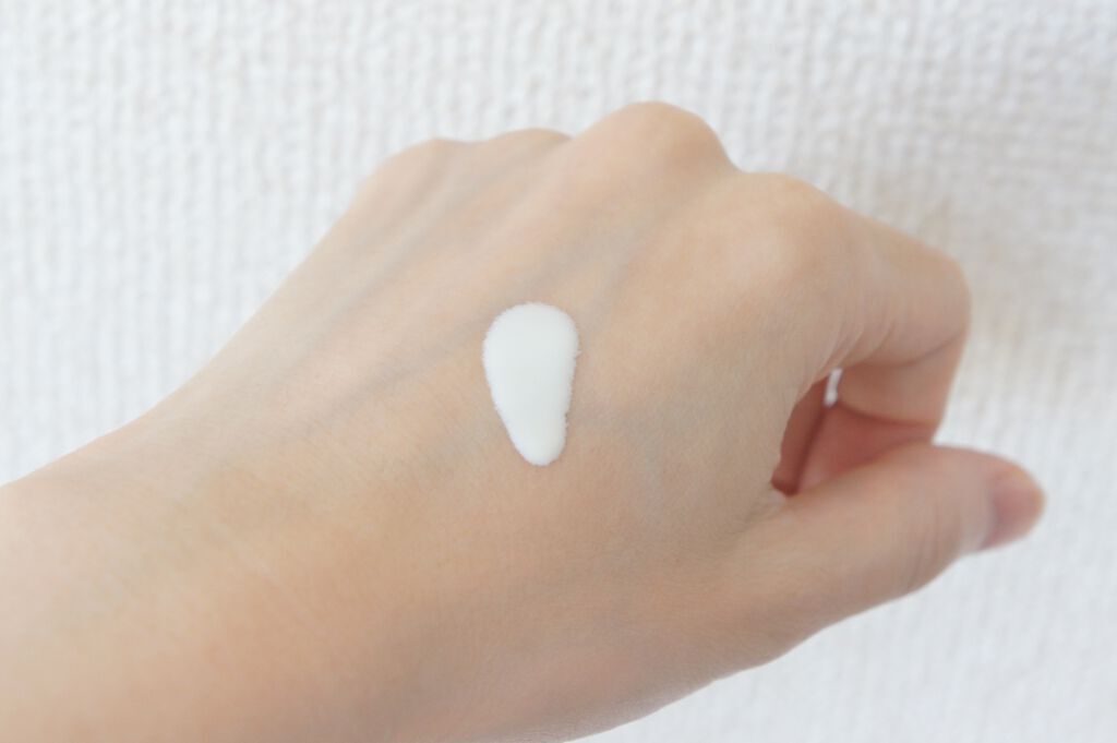 エタリテ デュアル プロテクト フォース50N/シャルレ/日焼け止め・UVケアを使ったクチコミ(2枚目)