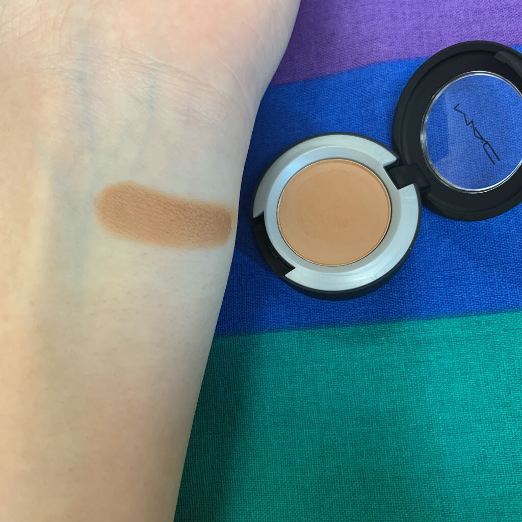 パウダー キス アイシャドウ ワット クラウト！/M・A・C/単色アイシャドウを使ったクチコミ（3枚目）