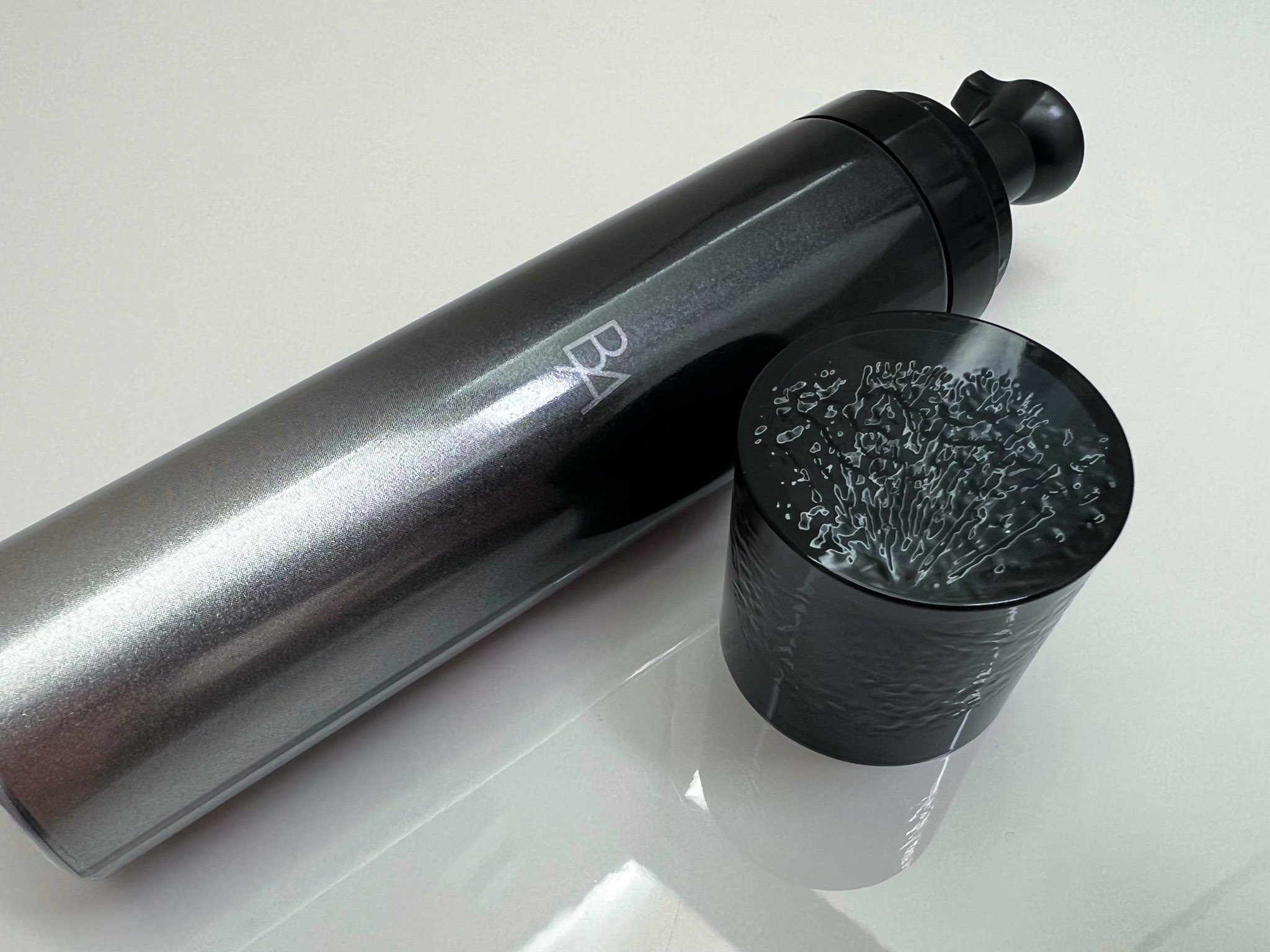 ✿
B.A ミルク フォーム／POLA
✿
泡で出てくるタイプの美容液兼乳液です！
敏感肌ですが、使い始めの数回はピリッとした
刺激がありました😭その後は大丈夫でした︎👍🏻 ̖́-
匂いはとても好みで、
グリーン系の爽やかな香りが持続