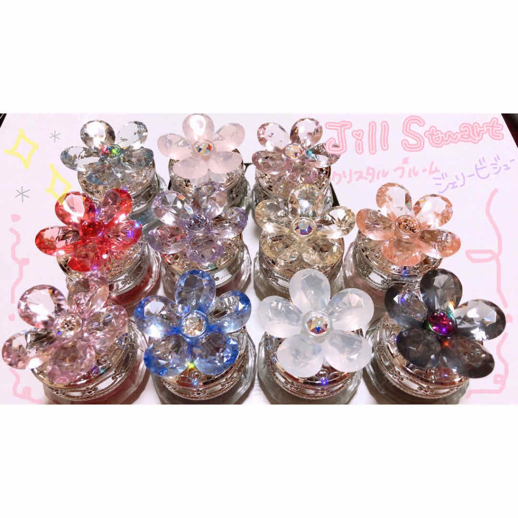 門りょう様がYouTubeにて紹介してから
店舗、WEBで即完売したアイシャドウです✨
わたしも慌てて買い集めました😝🌟

どのお色もラメがほんっとうに！！
可愛いんです☺️💕
触り心地もふわふわ、匂いもいいので開けるたびにうっとりさ