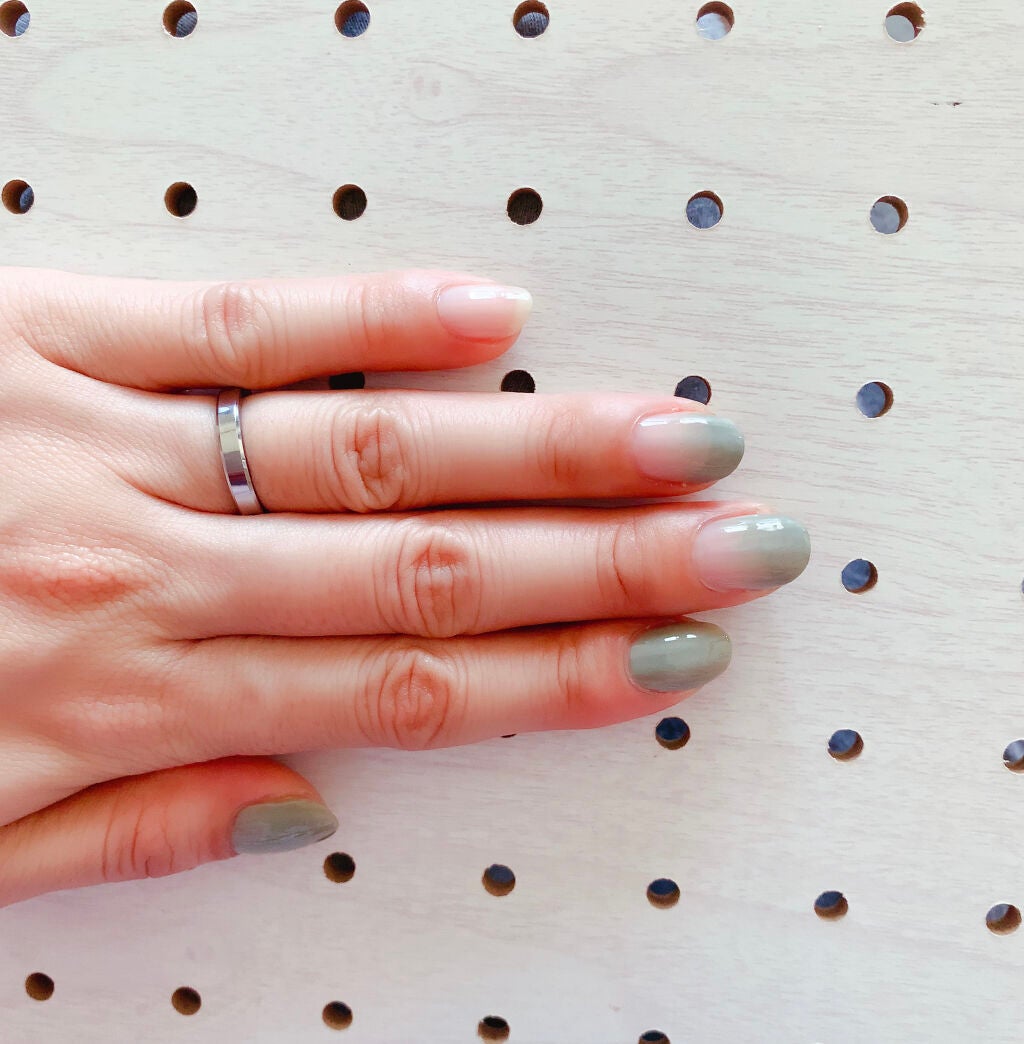 カラフルネイルズ/キャンメイク/マニキュアを使ったクチコミ(4枚目)