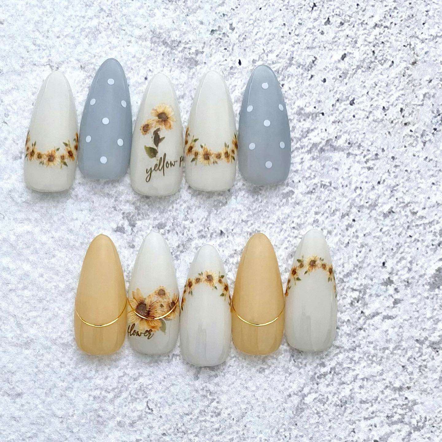 #ひまわりネイル,#ドットネイル,#フレンチネイル,#フラワーフレンチネイル,#ラインネイル,#水玉ネイル,#水色ネイル,#夏ネイル,#くすみネイルのネイルデザイン