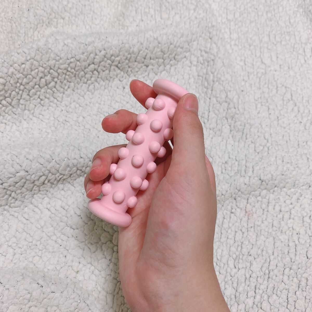 こん@フォロバ on LIPS 「セリアで足、腕用のローラー買ってみました!椅子に座りながら足の..」(2枚目)