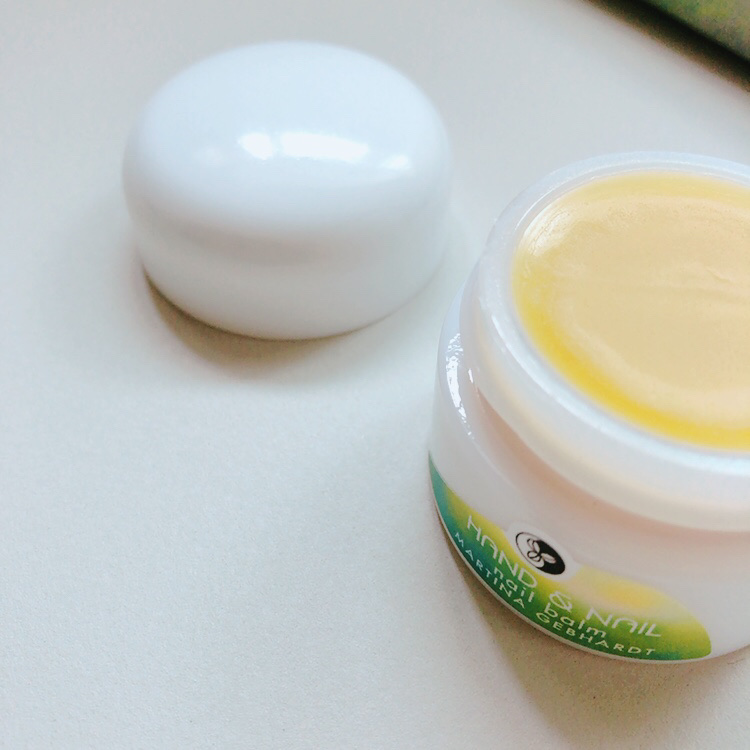 ネイルバルサム/マルティナ オーガニックスキンケア/ハンドクリームを使ったクチコミ（2枚目）