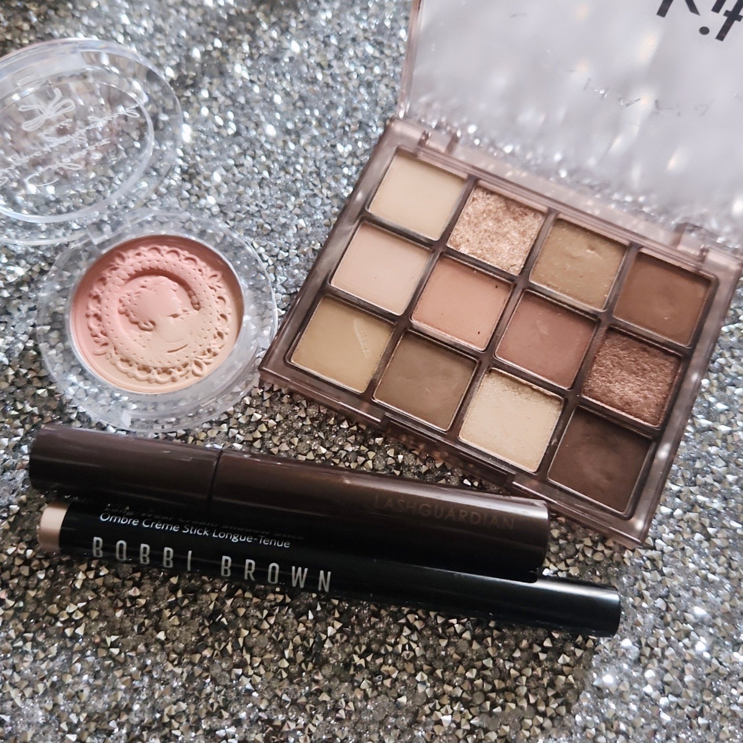 ロングウェア クリーム シャドウ スティック L46 オパール(限定色)/BOBBI BROWN/スティックアイシャドウを使ったクチコミ（2枚目）