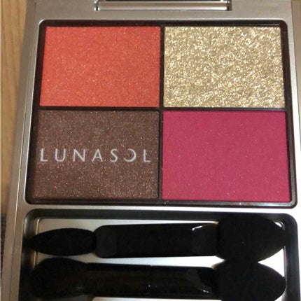 コントラスティングカラーアイズ/LUNASOL/アイシャドウパレットを使ったクチコミ(3枚目)