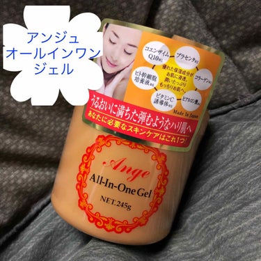 アンジュ
オールインワンジェル

保湿クリーム
245g

色はクリーム色。
パンパンに入っててたっぷり

トロトロのテクスチャーのジェル。

引きはサラサラとかサッパリではないけど
ベタベタしない。
