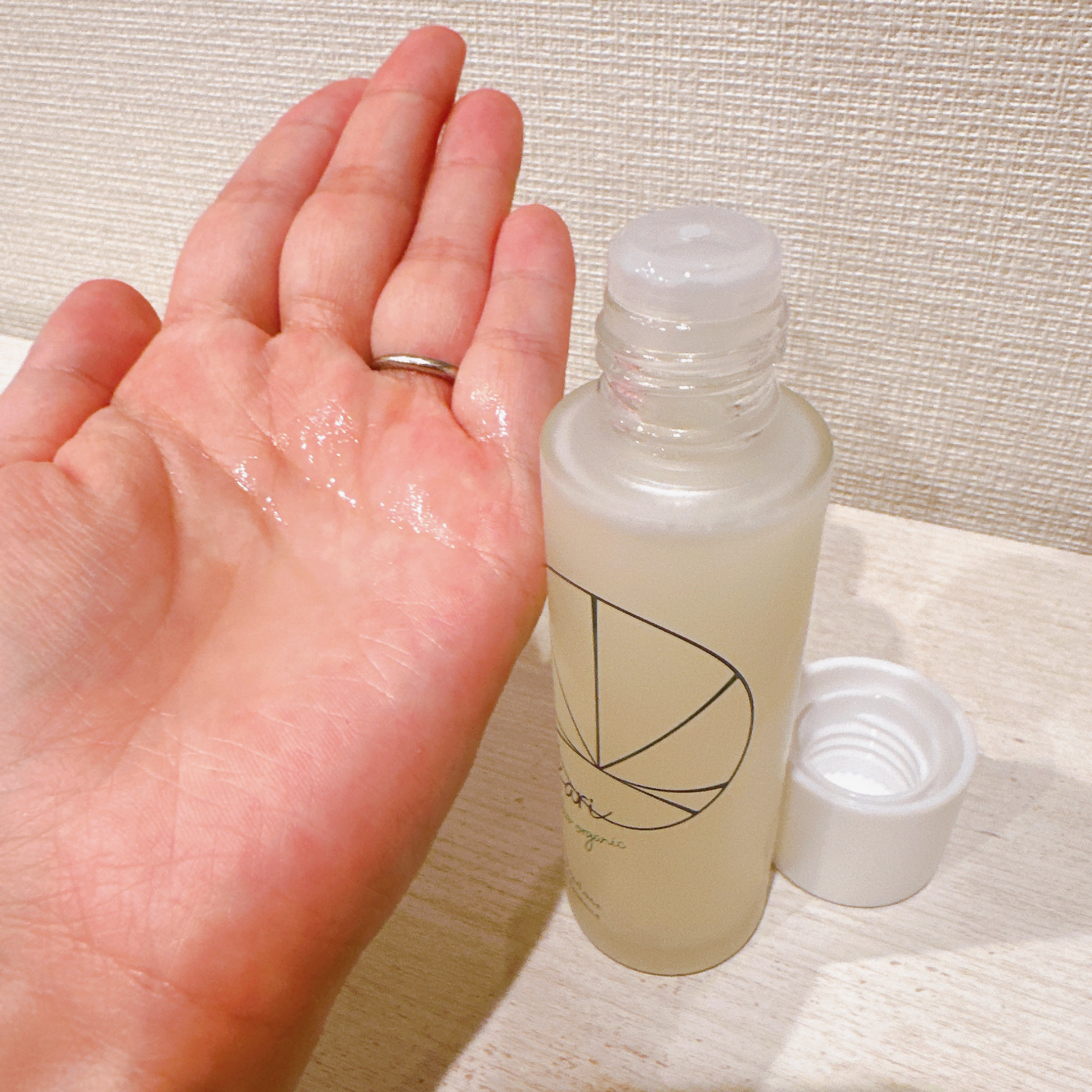 クリアパールワン ブライトエッセンス/HIKARI CLEAR オーガニック/美容液を使ったクチコミ（3枚目）