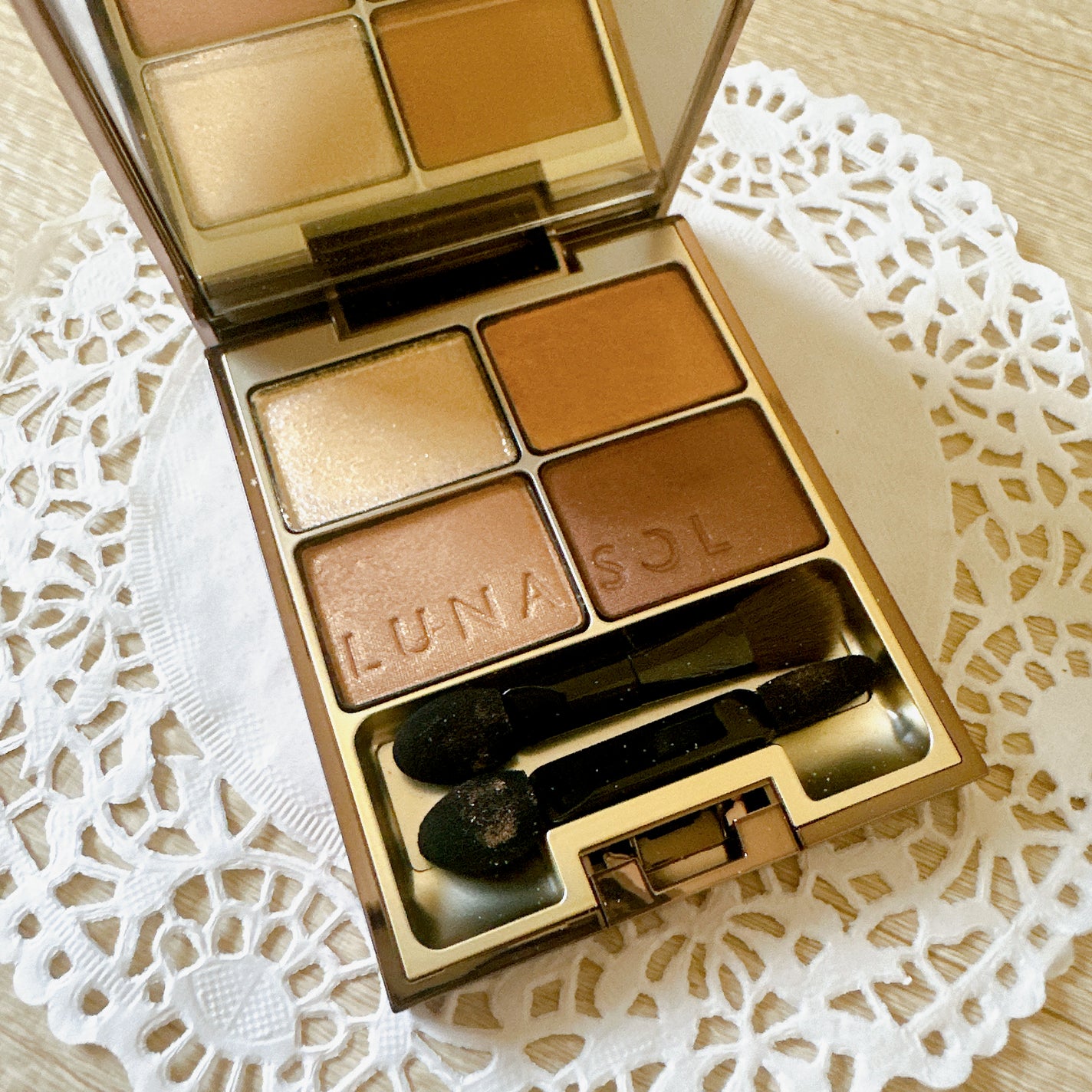 スキンモデリングアイズ/LUNASOL/アイシャドウパレットを使ったクチコミ(4枚目)