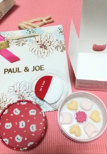 PAUL & JOE BEAUTE フェイスパウダー リミテッドのクチコミ「
PAUL & JOEの限定フェイスパウダー♥️
かわいい！と声に出しちゃう、お菓子みたいな、.....」（1枚目）