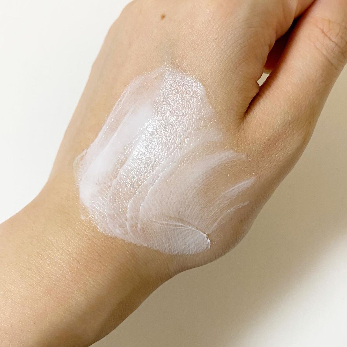 スフレヘアバーム/エアリー&イージー/ヘアバームを使ったクチコミ(4枚目)