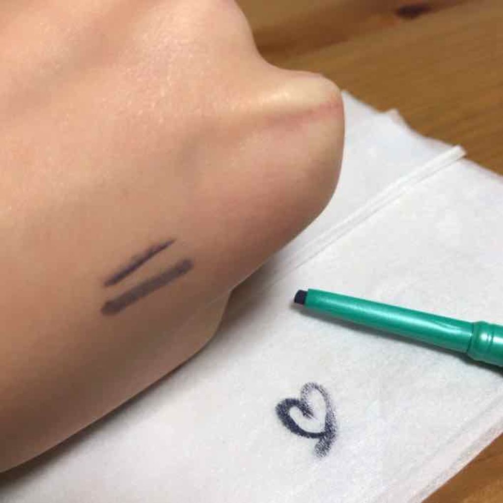 「密着アイライナー」クリームペンシル/デジャヴュ/ペンシルアイライナーを使ったクチコミ(2枚目)