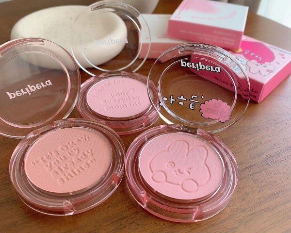 韓国チークおすすめランキング16選!ブルベイエベ別の選び方・韓国メイク流の入れ方も解説