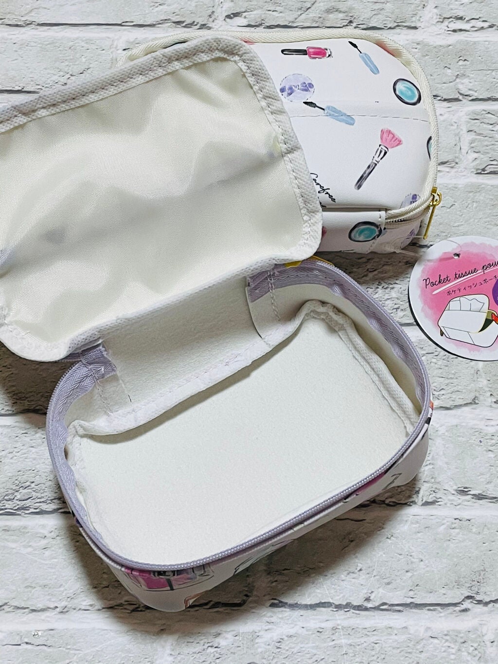 ポケティッシュポーチ (コスメ柄)/キャンドゥ/ティッシュを使ったクチコミ(2枚目)