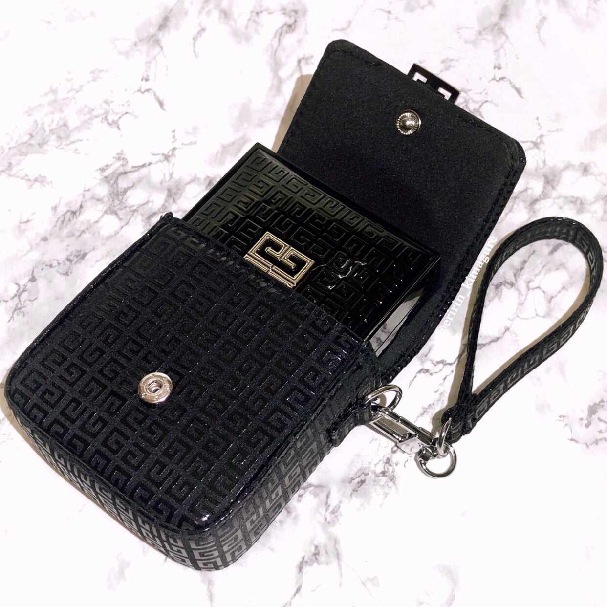 プリズム・リーブル・スキンケアリング・グロウ・クッション/GIVENCHY/クッションファンデーションを使ったクチコミ(8枚目)